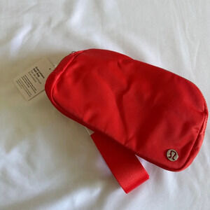 🆕❤️ OG Lululemon Everywhere Belt Bag - Autumn Red